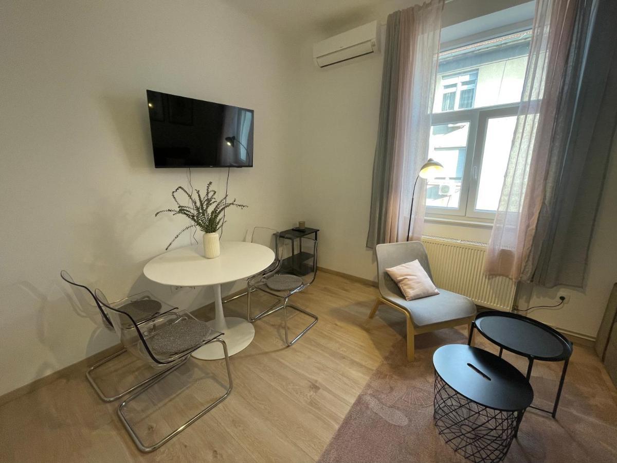 At Home - City Center Zagreb Buitenkant foto